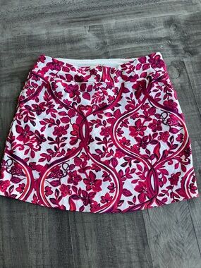 Lilly Pulitzer Skort size 10 in good preowned condition.